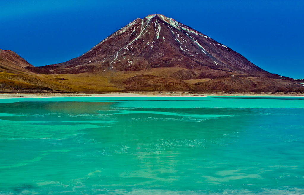 La laguna Verde et le volcan Licancabur