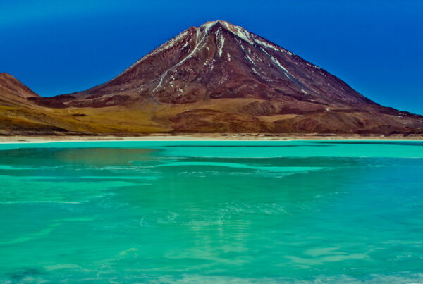La laguna Verde et le volcan Licancabur